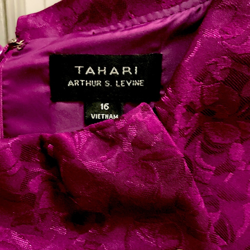 NWT TAHARI ARTHUR S LEVINE WILDBERRY DRESS